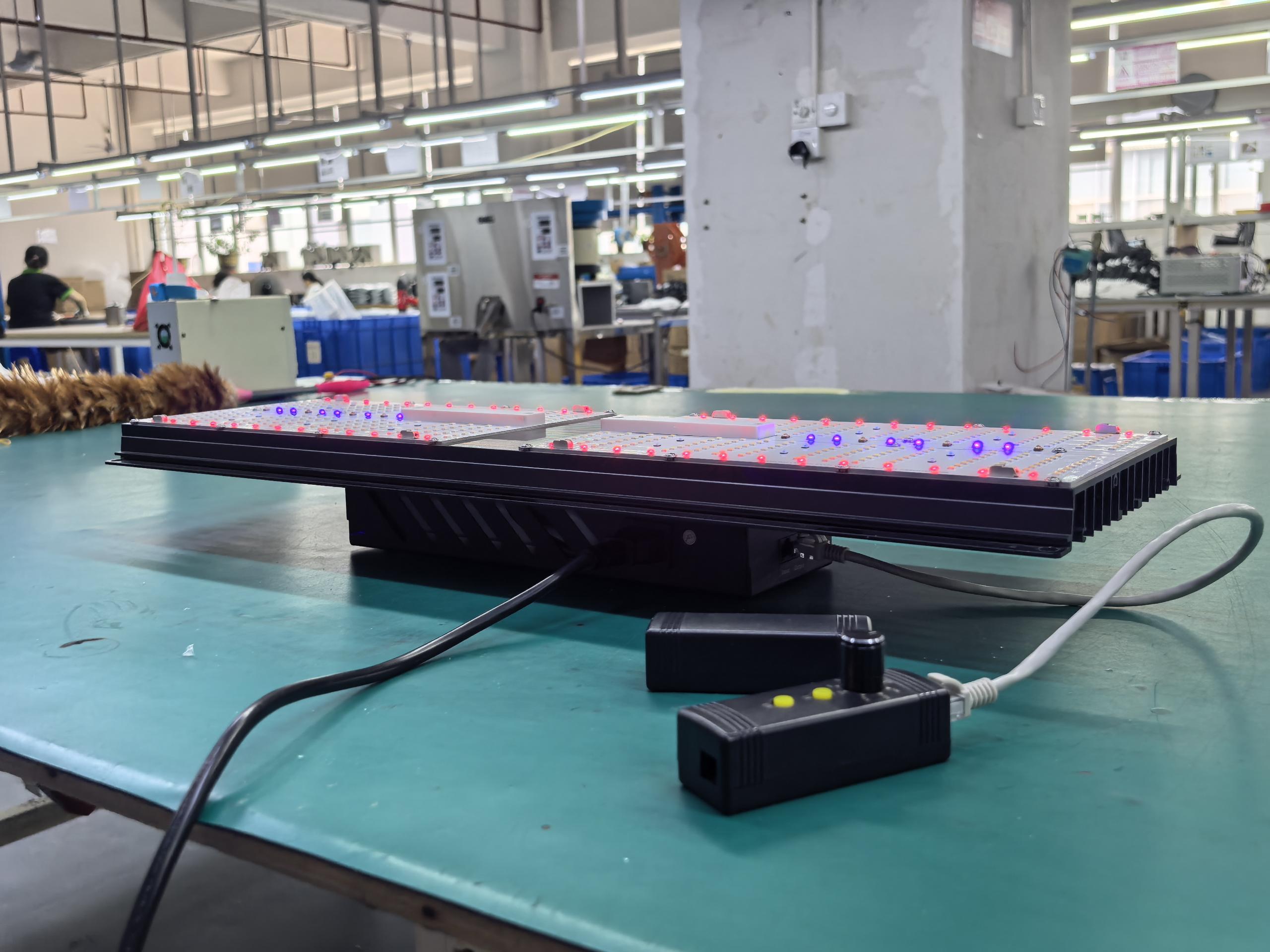 ICEVER filmed the actual performance of multi-channel QB and QS lights on the assembly line. The modular fixtures combine high light output, flexibility, and energy efficiency.