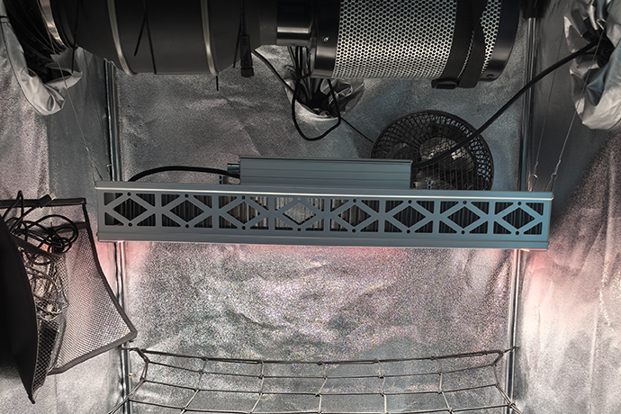 ICEVER Commercial Top Light – Side view showing the same finned heat sink design used by Fluence and Osram